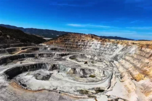 Mashinokop Group | Excavation of copper and slag in Mine Bucim