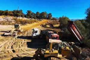 Проширување на ископот на јаловина во РЕК Осломеј